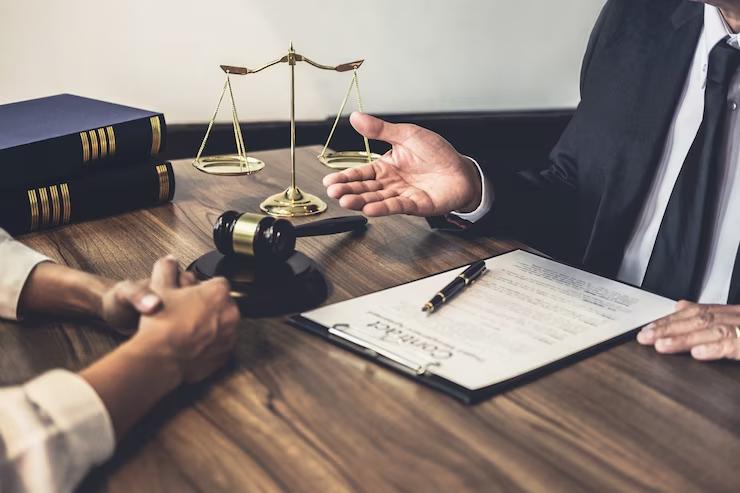 4 Practical Benefits of Hiring a Lawyer in Daily Life